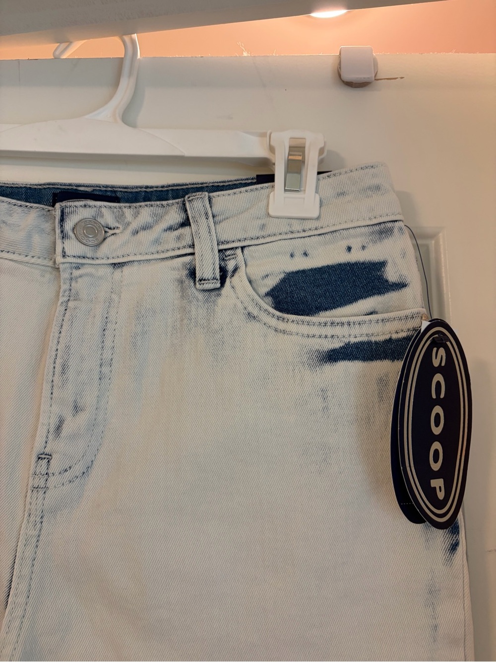 Scoop High-Rise Straight Leg Jeans in Light Blue/White